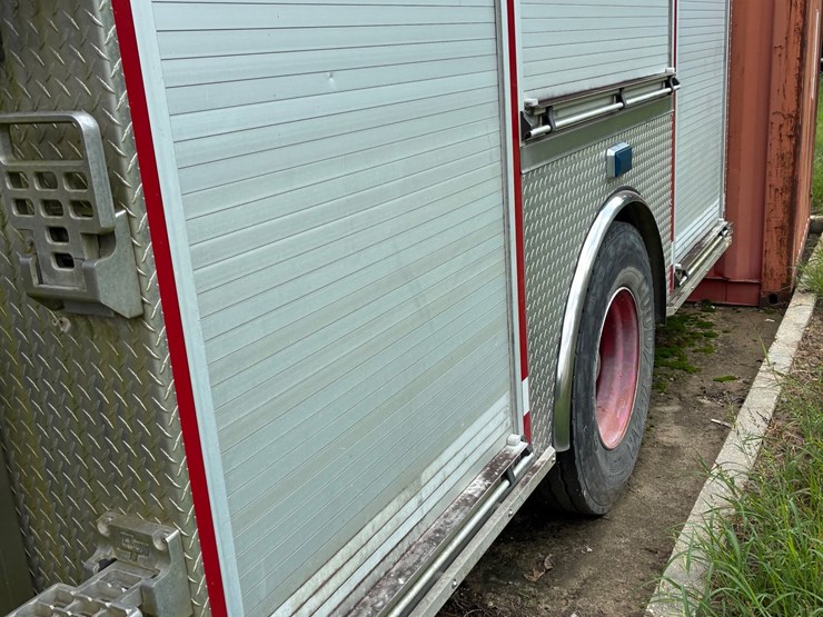 #101-•-2002-laverne-pumper-fire-truck-image-6