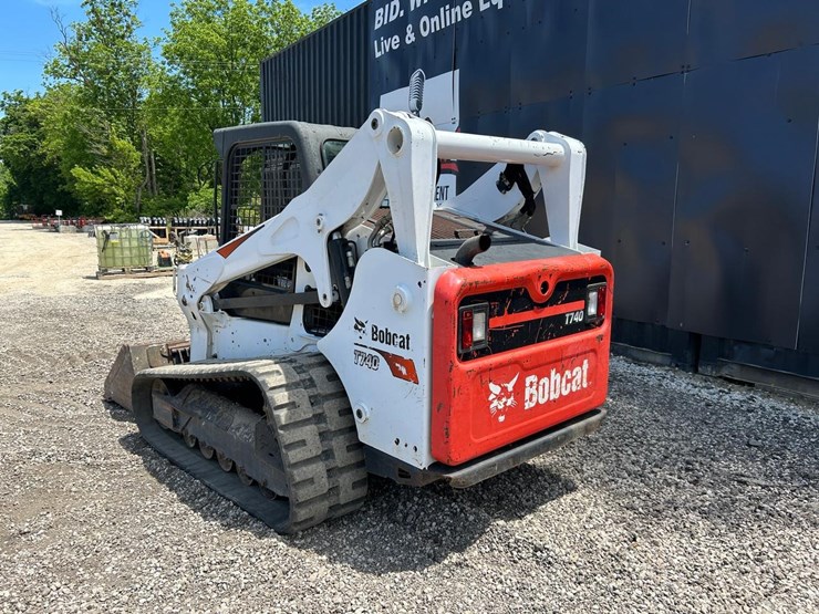 2019-bobcat-t740-image-2