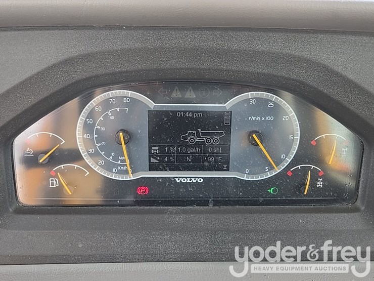 2022-volvo-a25g-image-66