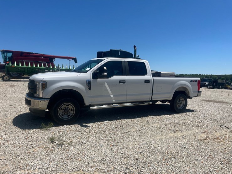 2018-ford-f250-xl-image-1