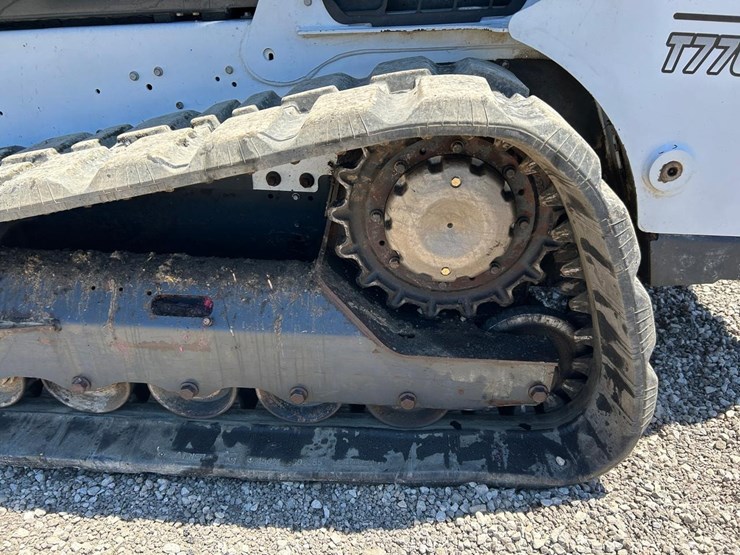 2022-bobcat-t770-image-18