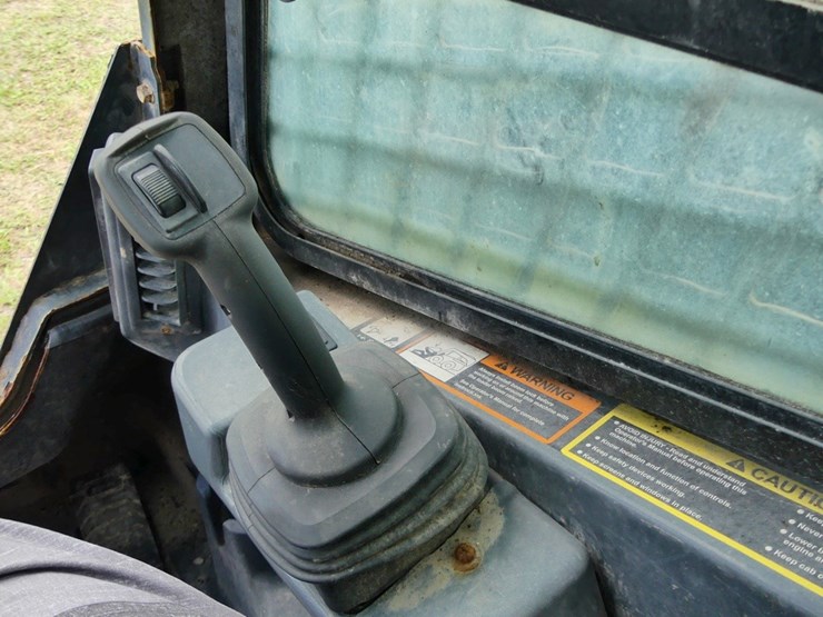 2021-deere-332g-image-15
