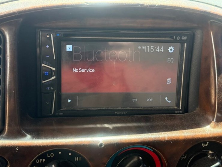 2004-toyota-tundra-image-52