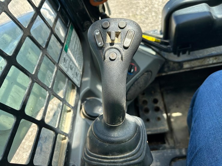 2021-bobcat-t770-image-27