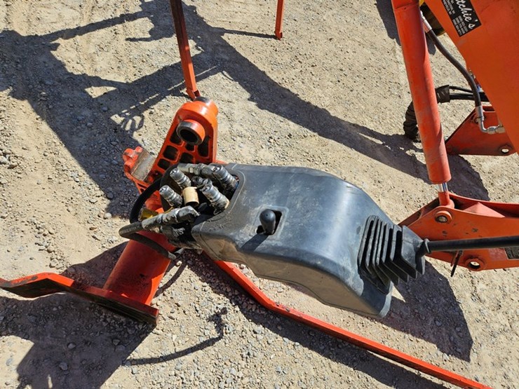 kubota-la844-image-23