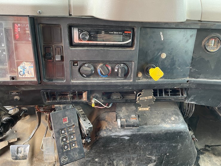 2000-international-4700-image-23