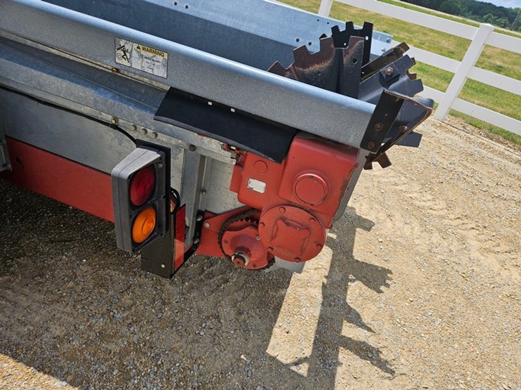 hesston-s180-image-19