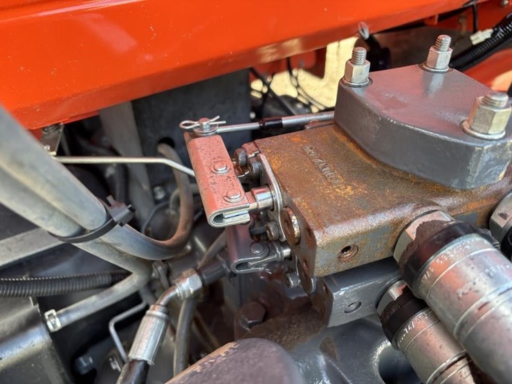 2018-kubota-m5-111d-image-13