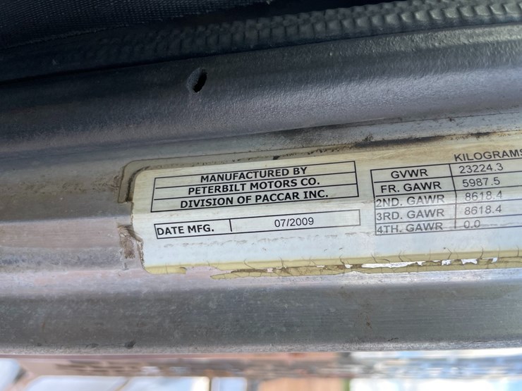 2010-peterbilt-386-image-56