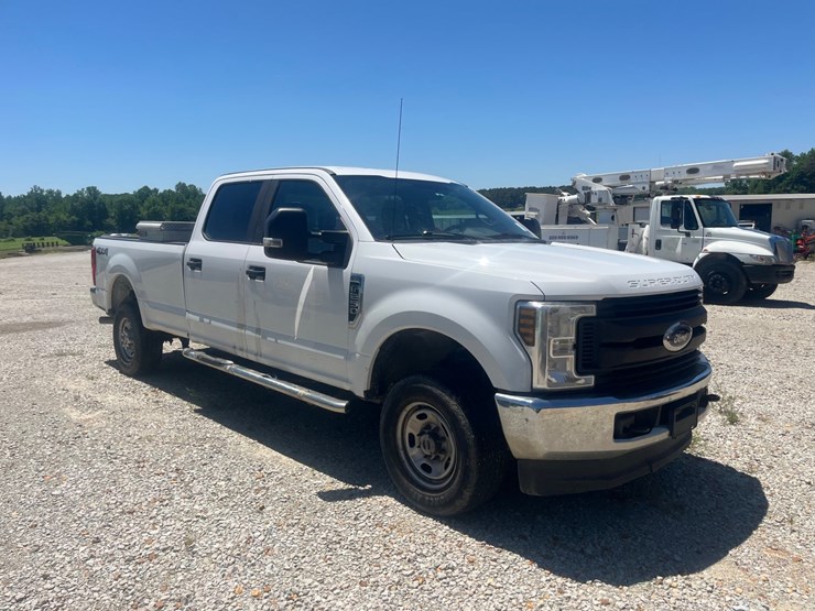 2018-ford-f250-xl-image-4