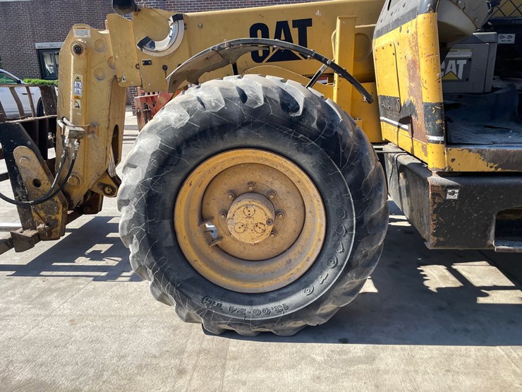 caterpillar-th62-image-9