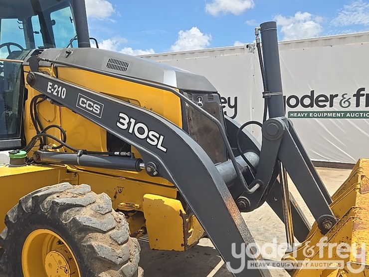 2020-deere-310sl-image-22