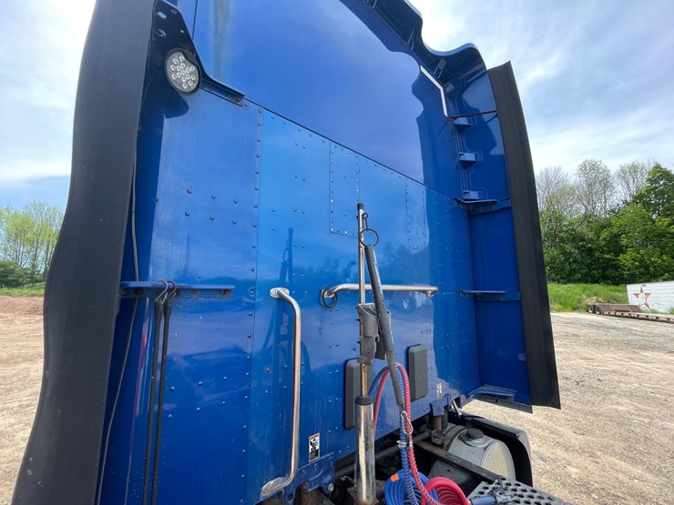 2015-kenworth-t680-image-20