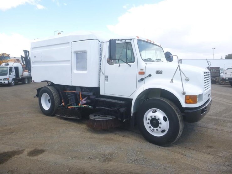 2000-international-4700-image-2