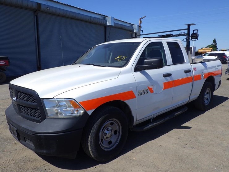 2016-dodge-1500-image-2