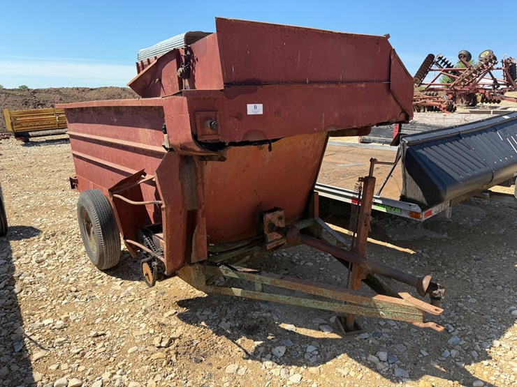 #5442-•-kelly-ryan-feeder-wagon-image-1