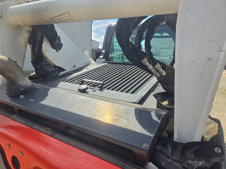 2020-bobcat-t770-image-89
