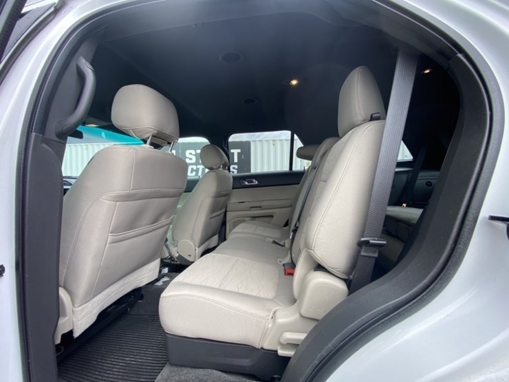 2013-ford-explorer-image-25