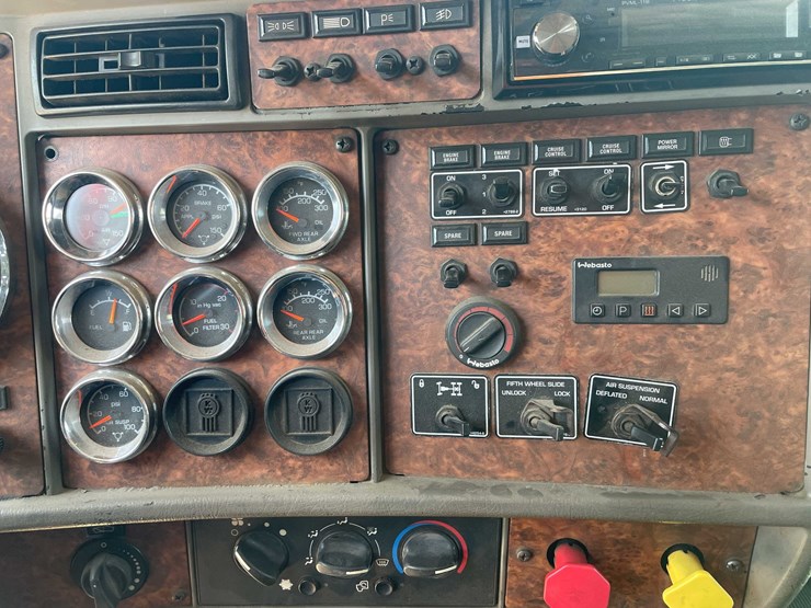 2004-kenworth-t800-image-55
