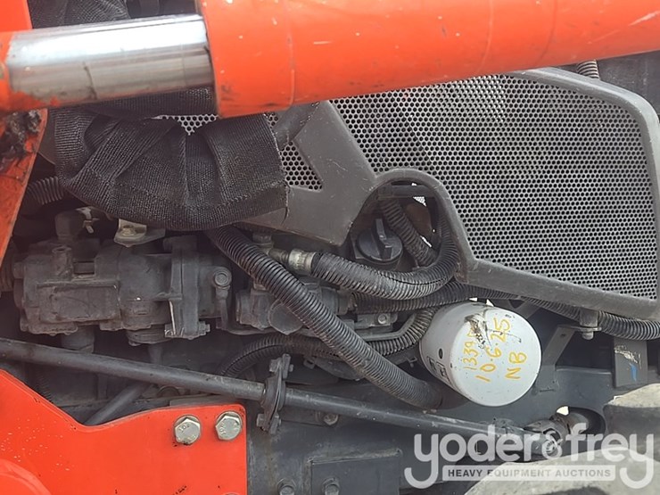 2019-kubota-l3901d-image-37