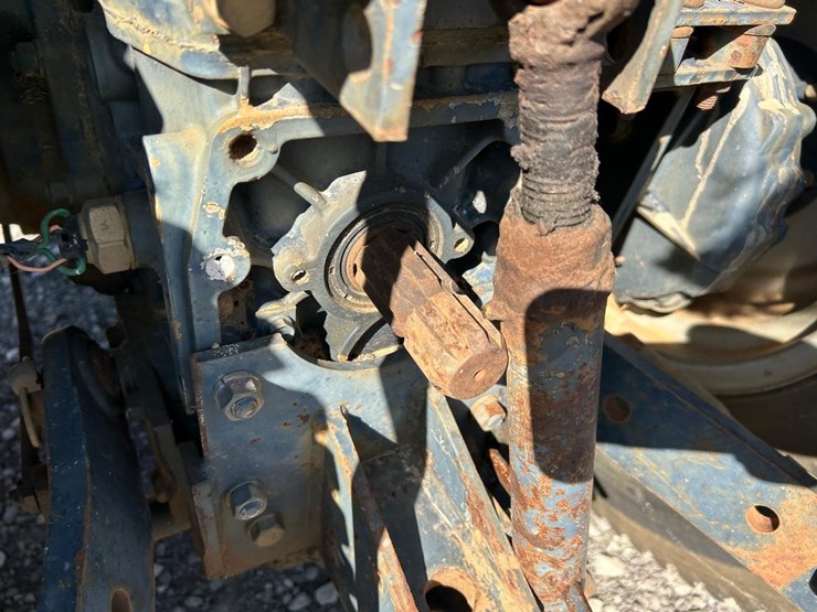 massey-ferguson-1235-image-16