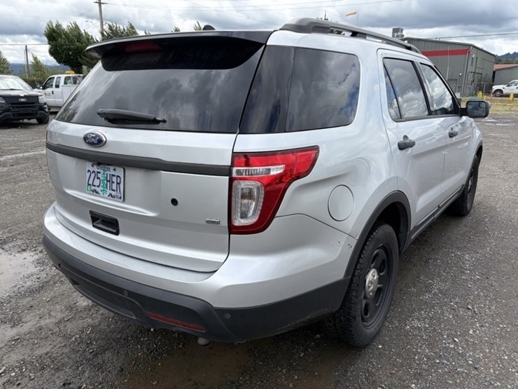 2015-ford-explorer-image-4