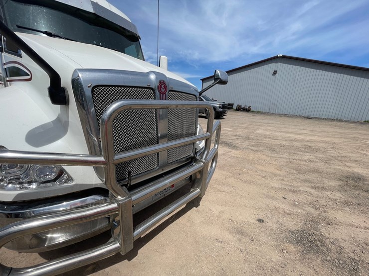 2016-kenworth-t680-image-52
