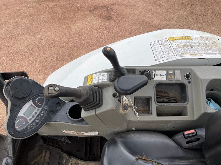 2020-bobcat-e32i-image-36