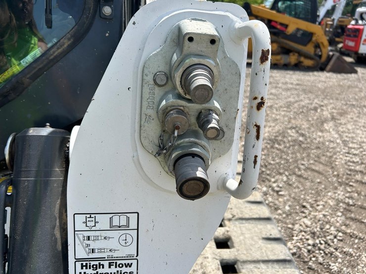 2024-bobcat-t770-image-11
