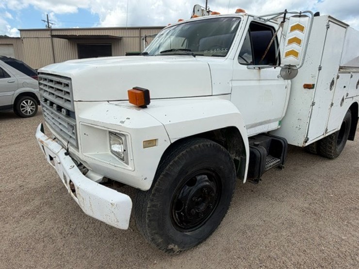 1984-ford-f600-image-18
