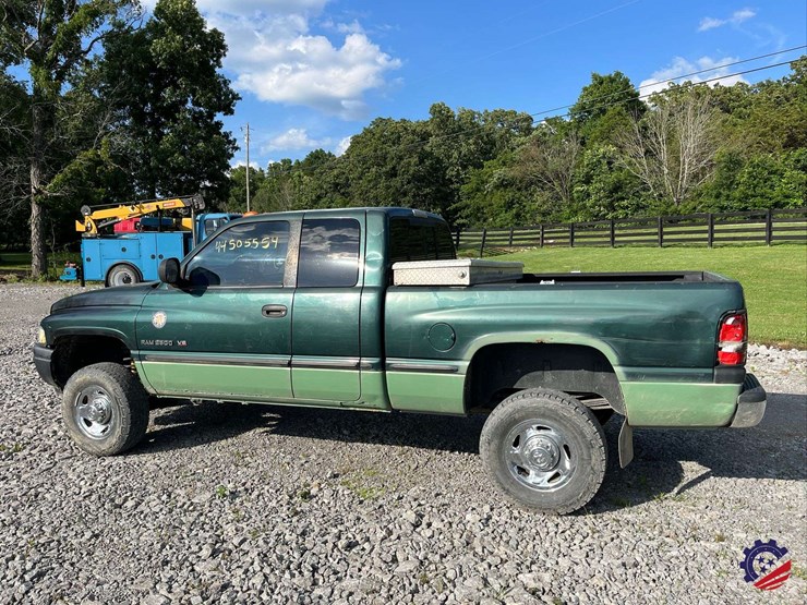 1999-dodge-ram-2500-image-2