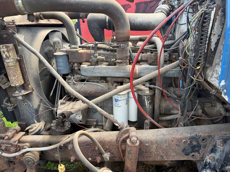1984-mack-r686st-image-42