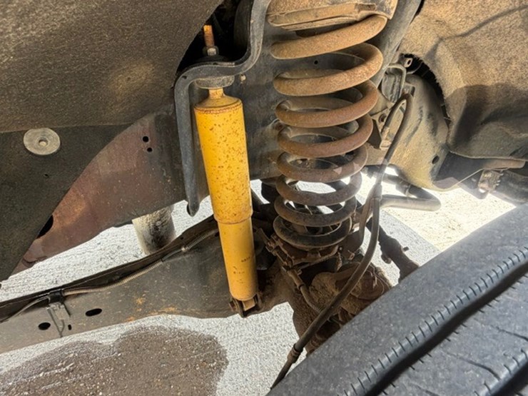 2013-ford-f550-image-25