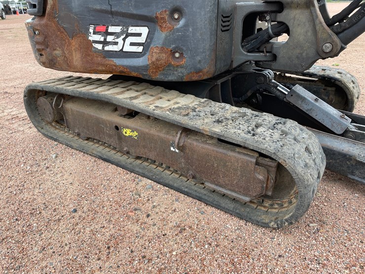 2020-bobcat-e32i-image-28