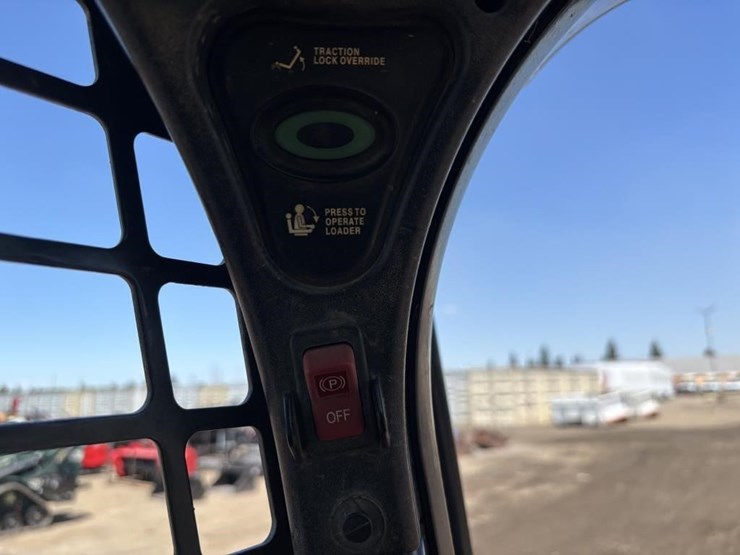 2016-bobcat-t590-image-28
