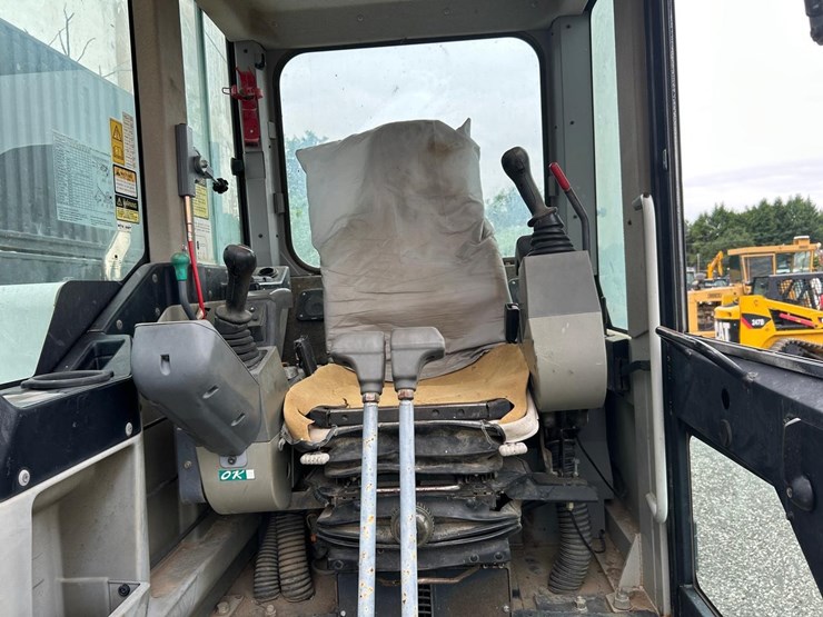 takeuchi-tb1140-image-19