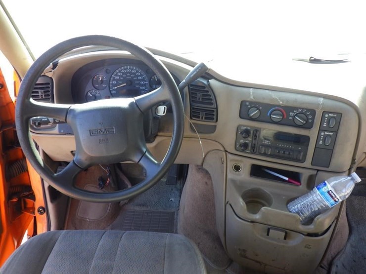 2000-gmc-safari-image-8