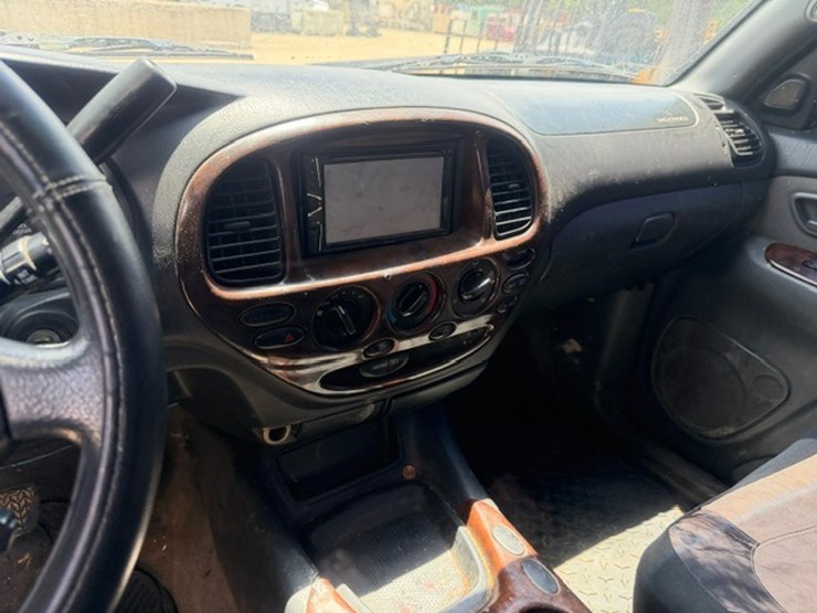2004-toyota-tundra-image-46