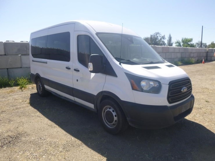 2019-ford-transit-image-3
