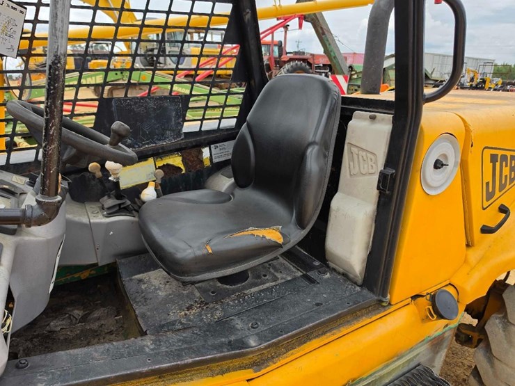 jcb-520-image-9
