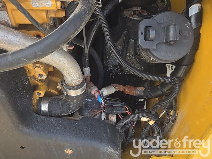 2018-caterpillar-262d-image-33