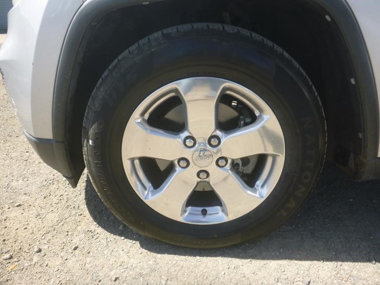 2012-jeep-grand-cherokee-image-13