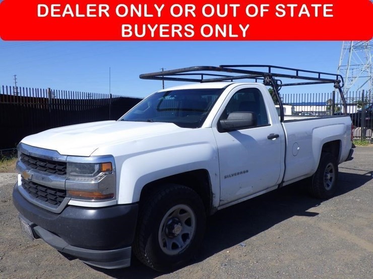 2018-chevrolet-1500-image-1