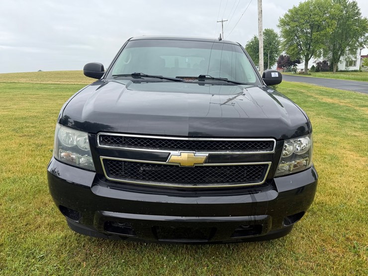 2010-chevrolet-tahoe-image-2