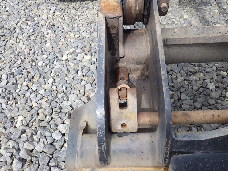 caterpillar-908m-image-13