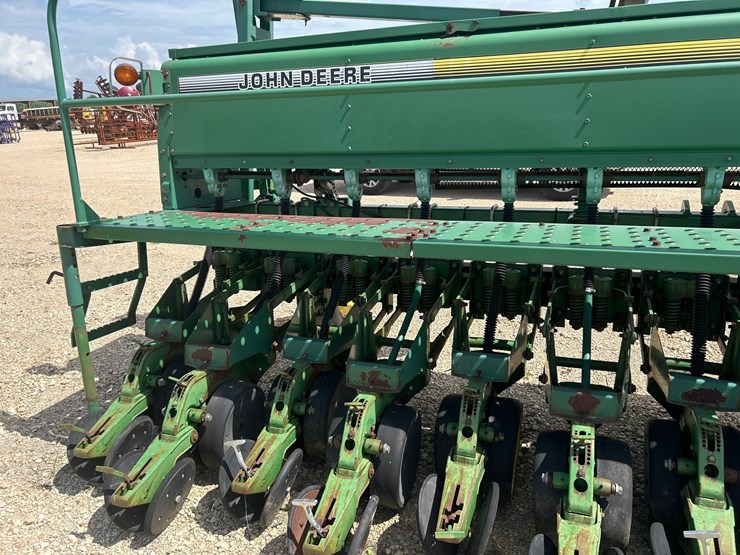john-deere-1530-image-4