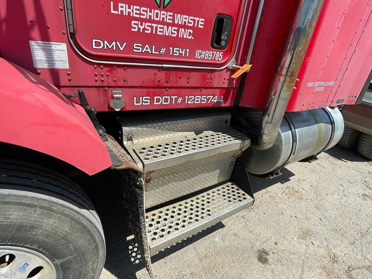 2004-kenworth-t800-image-13