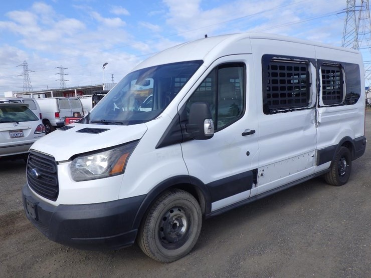 2019-ford-transit-image-2