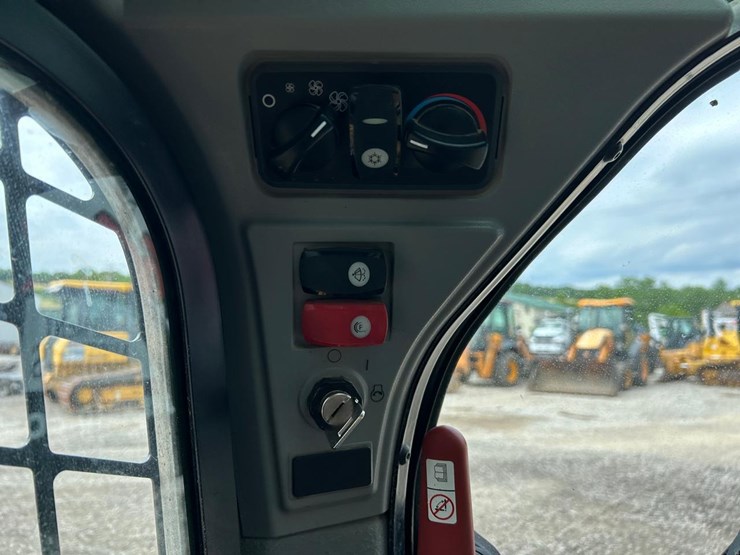 2018-caterpillar-299d2-image-25