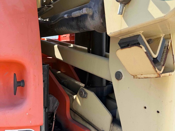 2000-jlg-e300ajp-image-7